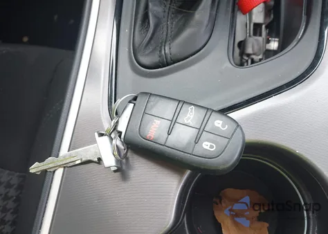 2021 Dodge Challenger Sxt z USA, uszkodzony, nr VIN 2C3CDZAG8MH586809